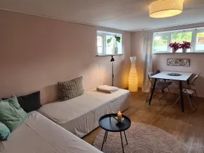 Cozy vacation apartment with garden - Image 5