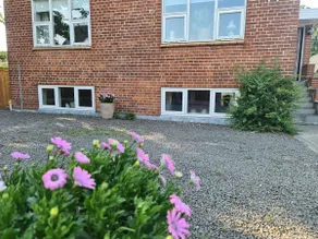 Cozy vacation apartment with garden - Image 2