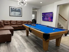 8 BED 2 bed downstair Pool/Poker tabl 155” theater - Image 2