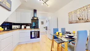 Charming 2 Bed Victorian Terrace House with Garden - Image 4