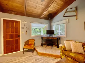 Lang's Cabin for 6 - 10 Guests with Hot Tub! - Image 2