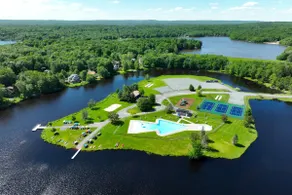 The Plaid Cabin at Arrowhead Lake - Image 3