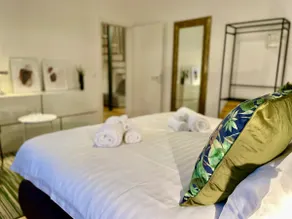 Super Exclusive LOFT *Central*Parking*Smart TV* - Image 4