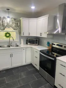 Newly renovated home in Marion! - Image 3