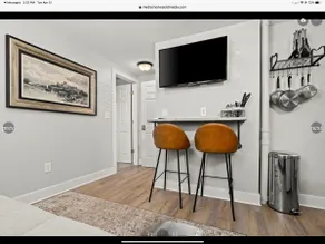 Periwinkle Suite quaint, cozy and comfortable! - Image 4