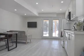 Cozy Parkview Suite in Oakville - Image 3
