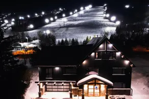 Northern Escape Ski in & out, hot tub & sauna - Image 2