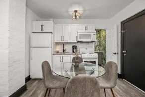 Downtown Richmond Hill | 1 Min to Bus | Parking - Image 3