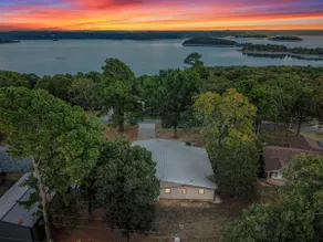 Lake Tenkiller Retreat - Image 3