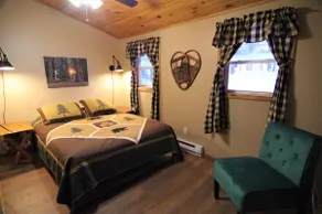 Lake George 3 BR/2 BA Cabin #33 The Woodpecker - Image 2