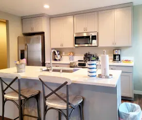 Front Street Suite - Image 3