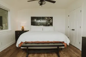 Beautiful High End Get Away Home - Image 4