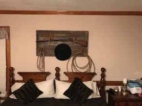 Large Ranch house on 300 acres - Image 3