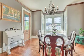 Grand Historic Home-4 Mi to WEC! - Image 3