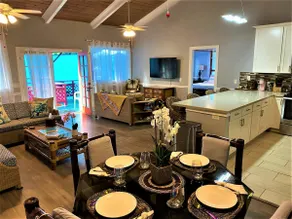 Experience The Famous Hawaiian Peacock House - Image 3