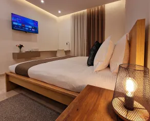 Superior 3 Bedroom with Balcony - Image 5