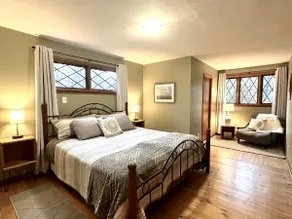 Hemlock Retreats - 6 Acres, Hot tub, Winery - Image 4