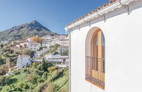 Beautiful house with a private pool. - Image 2