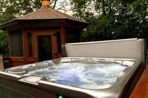 Game-room lower-level suite/hot tub w/add on Yurt - Image 3