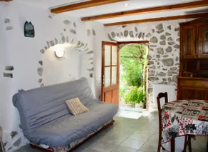 Restored old townhouse - Image 4