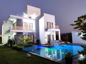 Luxury 4 Bedroom Villa by the beach with Pool. - Image 2