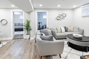 Modern 2 Bed Home w/ Free Parking - Suitable for 3 - Image 2