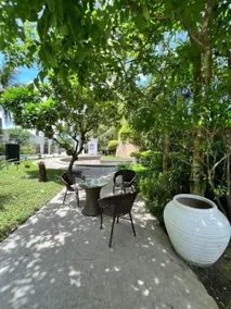 Super sized studio near airport & shopping centre - Image 5