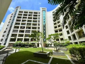 Super sized studio near airport & shopping centre - Image 4
