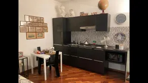 Cozy home with private parking - Image 2