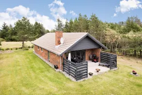 Family-friendly summer house by the North Sea - Image 4