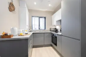 Elliot Oliver - Stylish 2 Bedroom Town Centre Apartment - Image 5