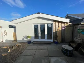 Luxury Pet Friendly Cabin Witterings 50m to beach - Image 3