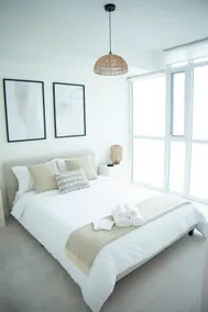 Stylish Cozy 1Bedroom Condo in Square one centre - Image 2