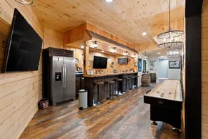 Pet-Friendly Shenandoah Mountain Retreat - Image 5