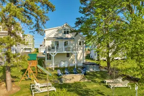 Wells Beach house| Hot Tub| 5 min to beach access - Image 3