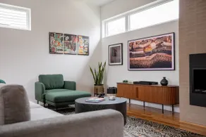 Modernist Masterpiece: 'Simply the Best' - Image 4