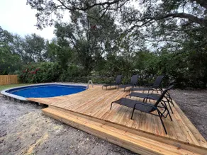 Pool home with large fenced yard - Image 5