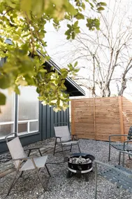 Stylish Mid-Century Modern Design Studio - Image 4
