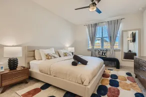 Cool Home Away From Home! Modern & Stylish House - Image 3