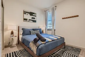 Cool Home Away From Home! Modern & Stylish House - Image 4