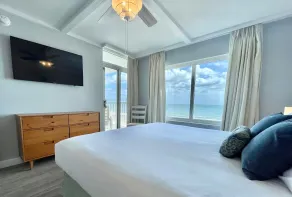 Modern Oceanfront 3 Bed/2 Bath Beach Condo! - Image 4