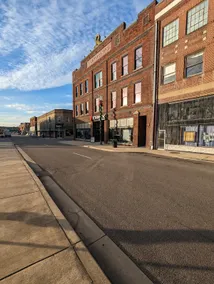 Large Studio Suite in the Middle of Downtown JC - Image 5