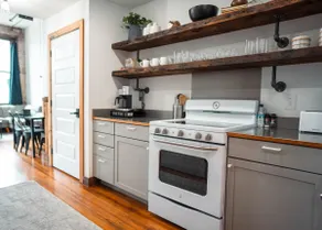 Large Studio Suite in the Middle of Downtown JC - Image 3