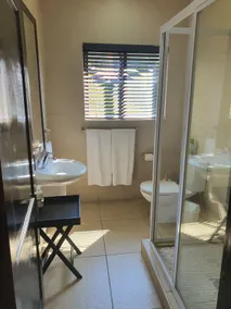 Lourie Guest Room 2 @95 Everton - Image 5