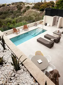 Orama Luxury Suite 3 Bedrooms with Private Pool - Image 4