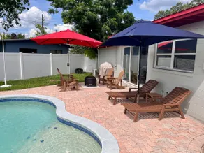 Pool home near parks, airport, & hospitals - Image 2