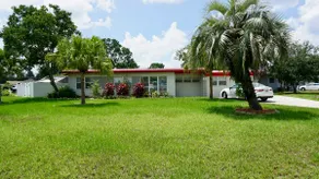 Pool home near parks, airport, & hospitals - Image 4