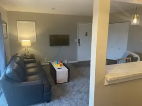 Cozy 1 bedroom apt king bed (8) - Image 2