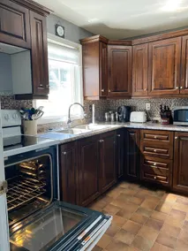 Beautiful waterfront property - Image 3