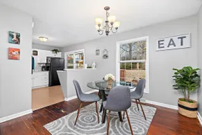Cozy Home: Close to Everything! Pet Friendly! - Image 3